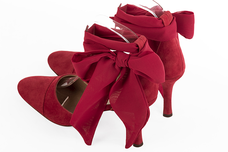 Cardinal red women's open side shoes, with a scarf around the ankle. Round toe. High slim heel. Rear view - Florence KOOIJMAN